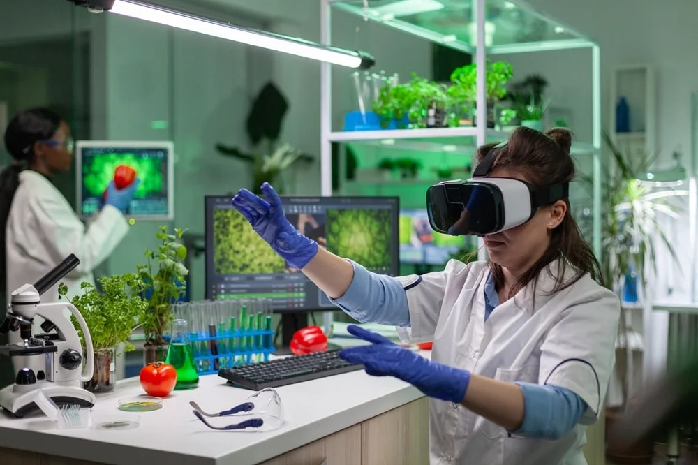 Plant micropropagation specimens in a virtual botany lab